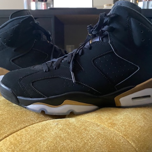 Air Jordan 6 Retro size 12 main image 2